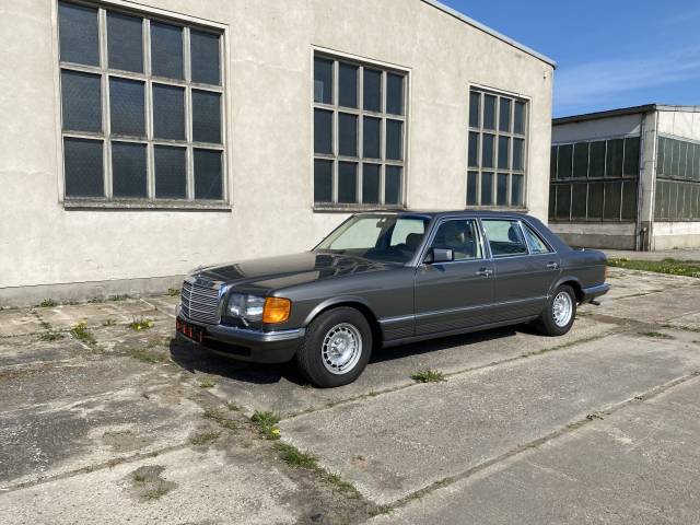 Mercedes-Benz 500 SEL