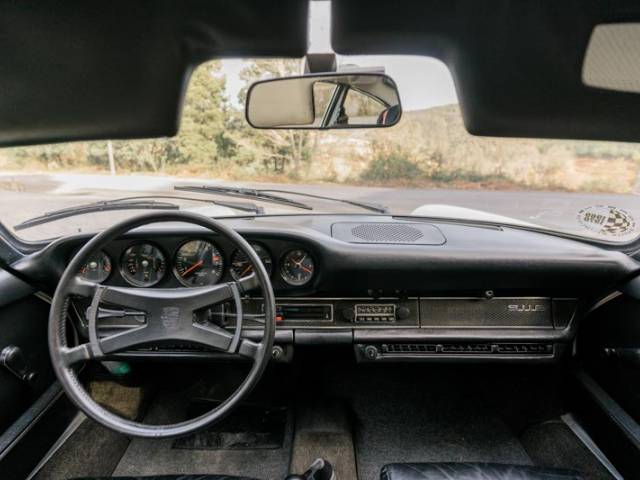 Porsche 911 2.2 E