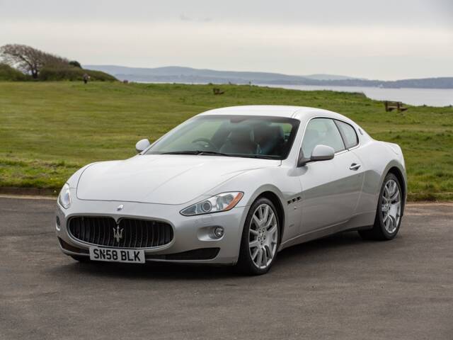 Image 1/22 of Maserati Gran Turismo (2008)