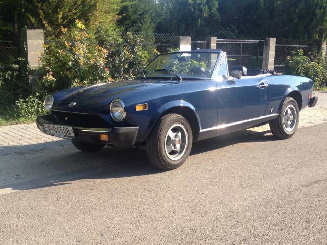 FIAT 124 Spider CS1