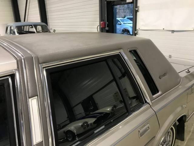 Lincoln Town Car
