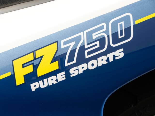 Yamaha FZ 750