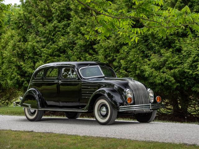 Bild 1/50 von Chrysler Airflow Imperial Sedan (1934)