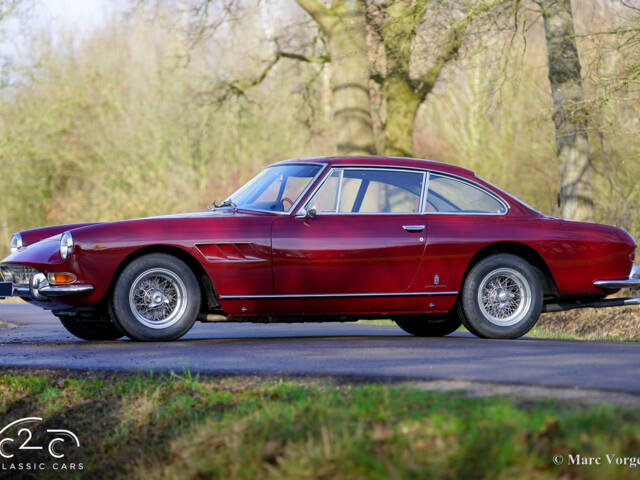 Ferrari 330 GT 2+2