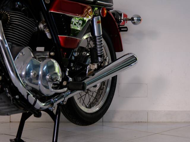 Ducati 750 GT