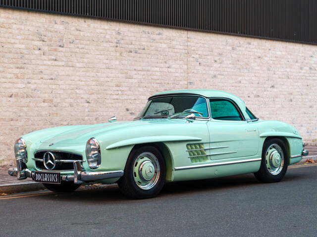 Image 1/26 of Mercedes-Benz 300 SL Roadster (1963)