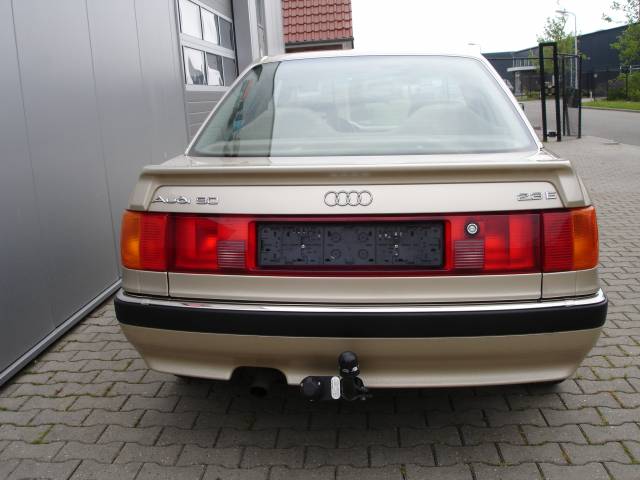 Audi 90 - 2.3E