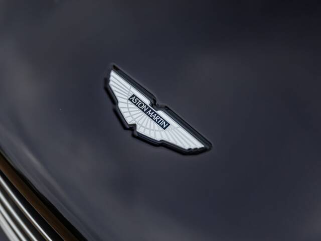 Aston Martin DBS Volante