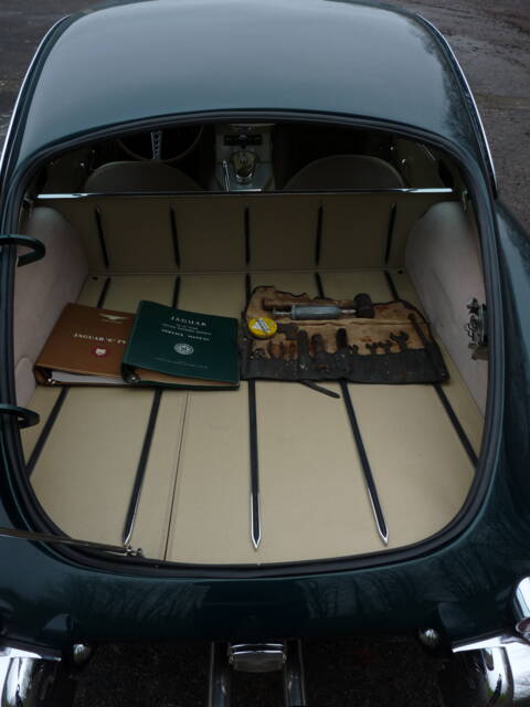 Jaguar E-Type 3.8 Flat Floor
