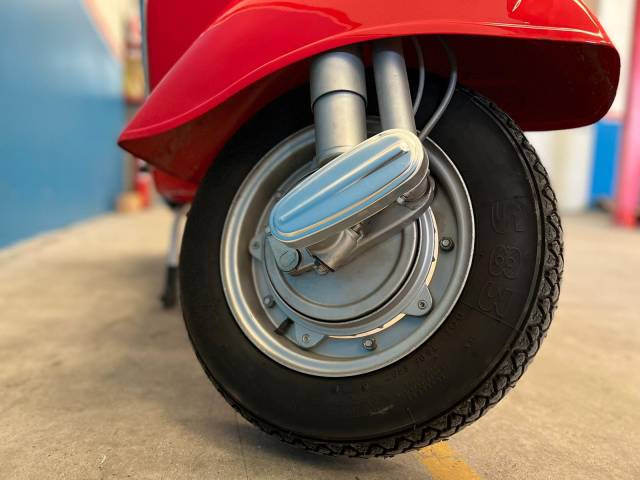 Piaggio Vespa 180 SS