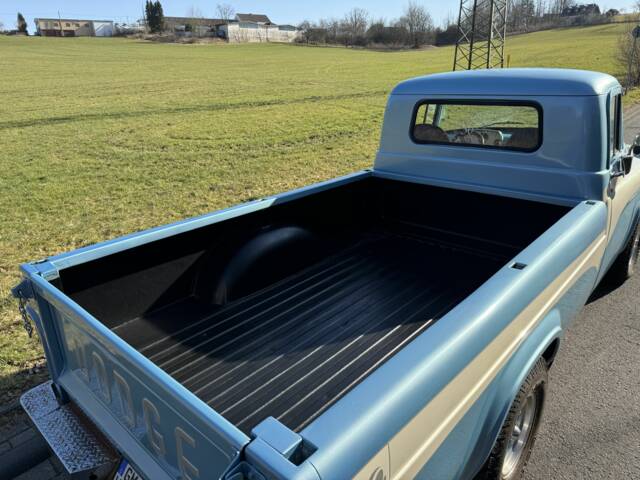 Dodge D 100
