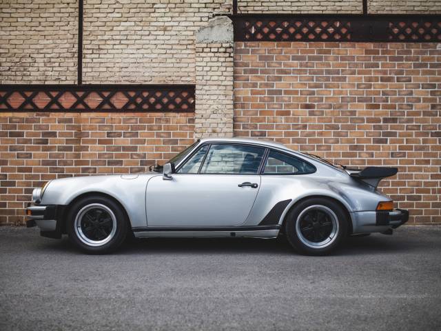 Porsche 911 Turbo 3.3