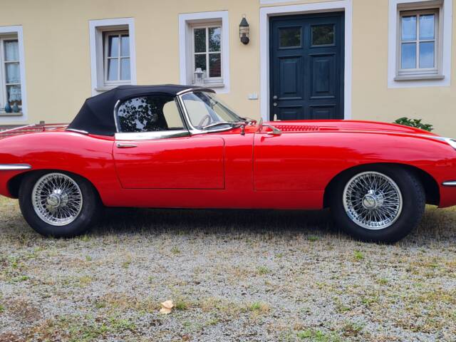 Image 1/9 of Jaguar E-Type (1969)