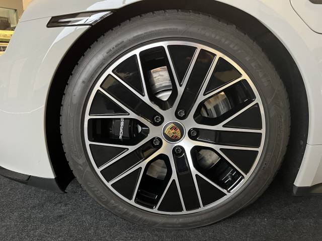 Porsche Taycan GTS Sport Turismo