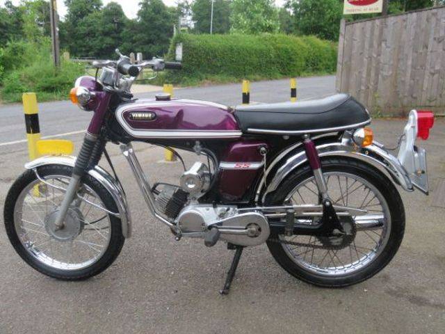 Image 1/7 de Yamaha DUMMY (1974)