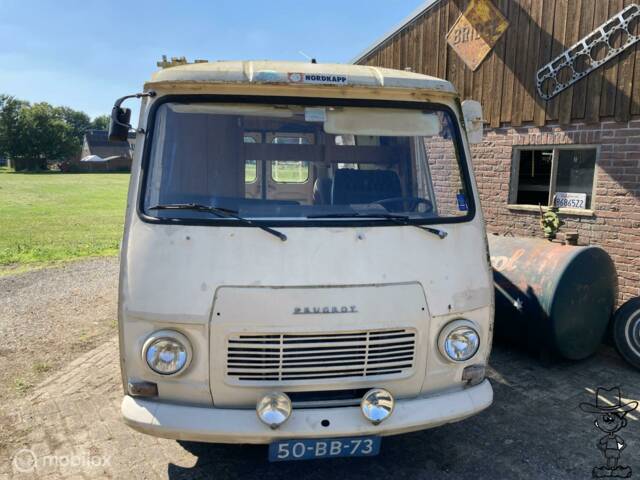 Peugeot J7