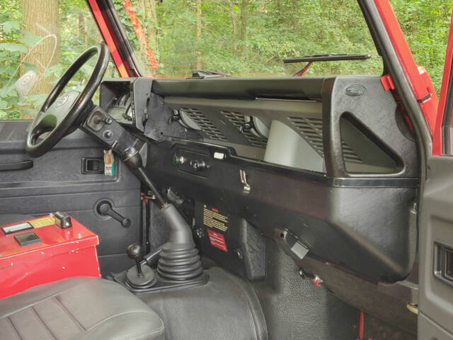Land Rover Defender 110