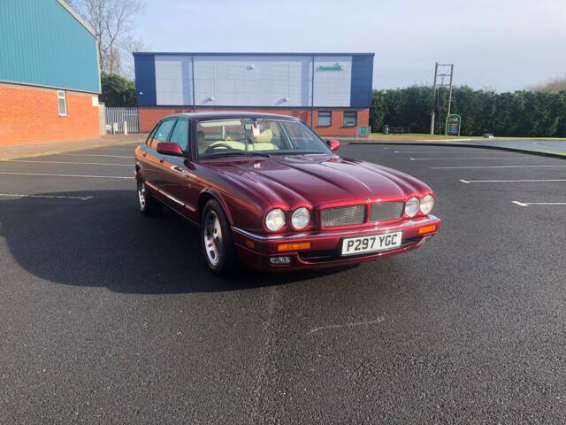 Bild 1/9 von Jaguar XJ6 3.2 Sport (1996)