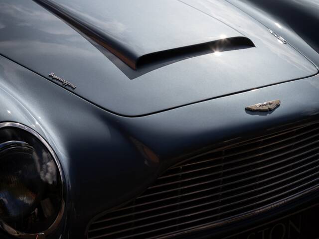 Aston Martin DB 6 Vantage
