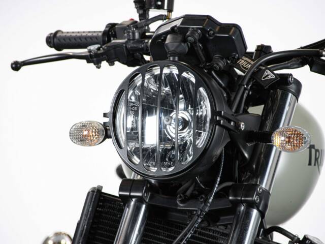 Triumph Trident 900