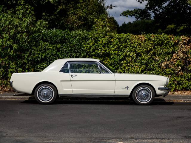 Ford Mustang 200