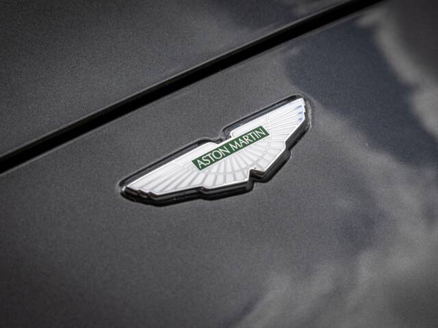 Aston Martin V12 Vanquish S