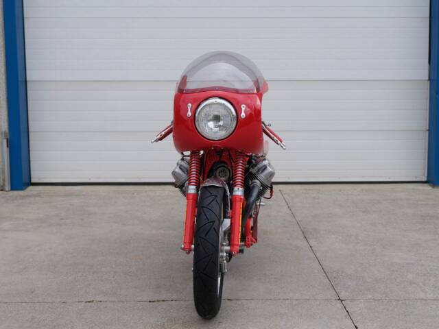 Moto Guzzi V7 850 GT