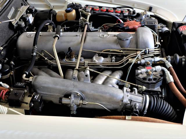 Mercedes-Benz 300 SE