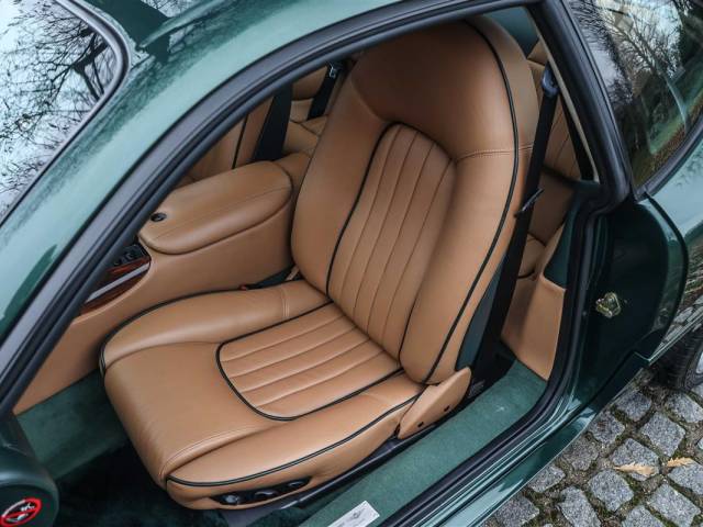 Aston Martin DB 7 Vantage