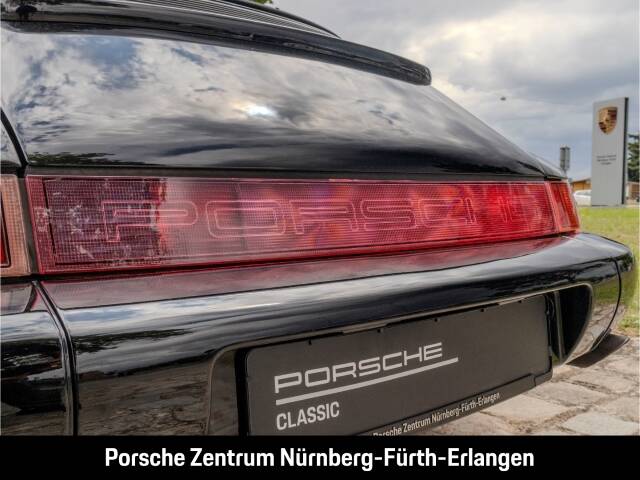 Porsche 911 Carrera 4