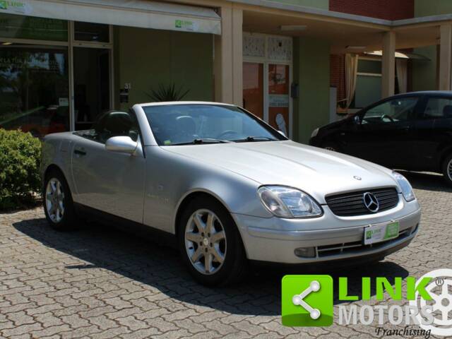 Immagine 1/10 di Mercedes-Benz SLK 200 Kompressor (1997)