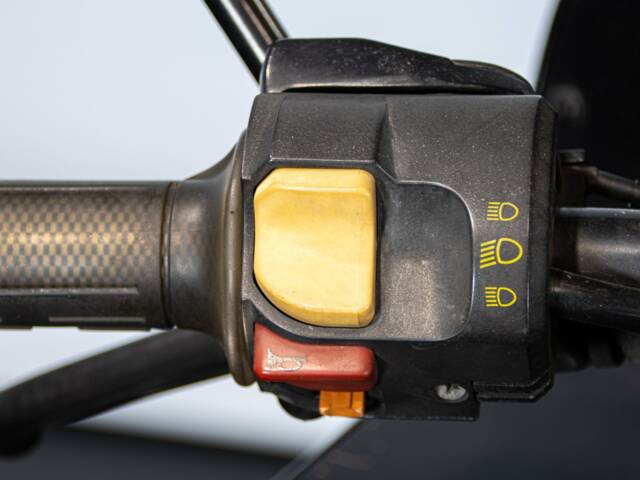 BMW K1