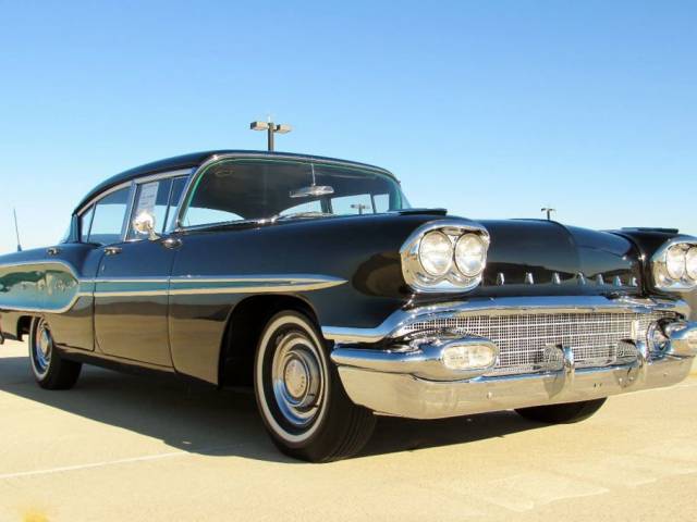 Image 1/20 of Pontiac Chieftain (1958)