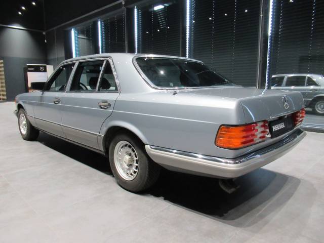 Mercedes-Benz 380 SEL