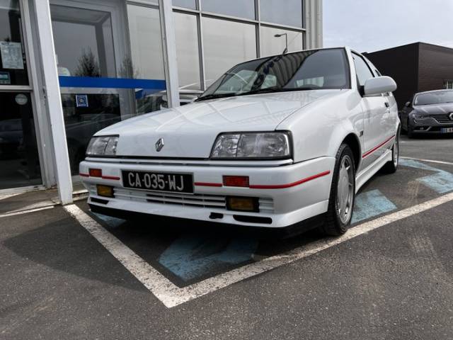 Bild 1/7 von Renault R 19 16V (1991)