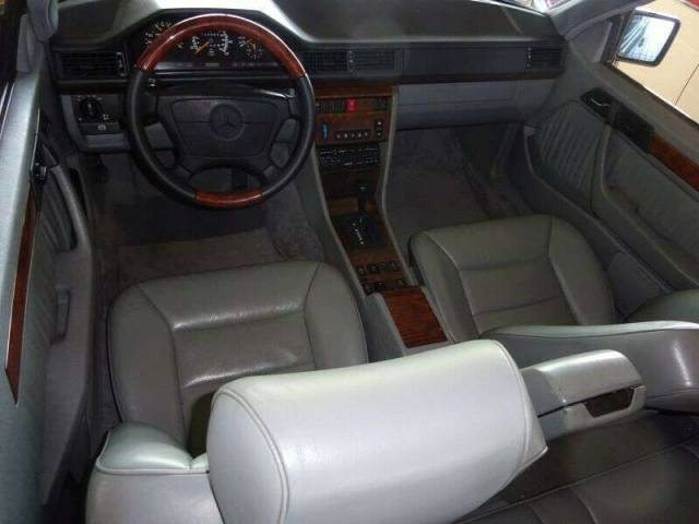 Mercedes-Benz E 320
