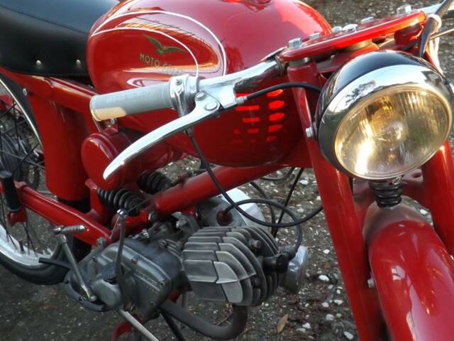 Moto Guzzi Cardellino 75