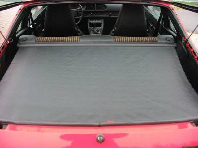 Porsche 944