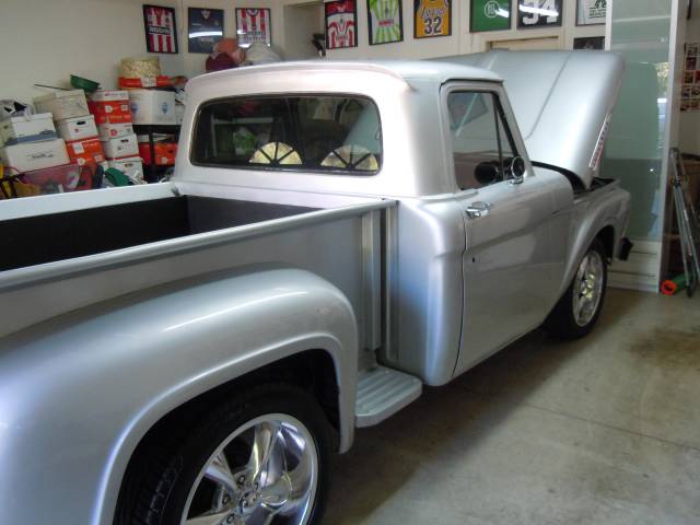 Ford F-100 Stepside