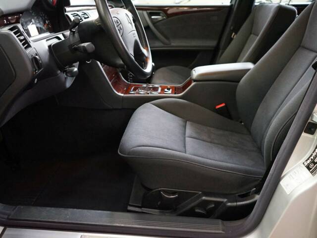 Mercedes-Benz E 200 Kompressor