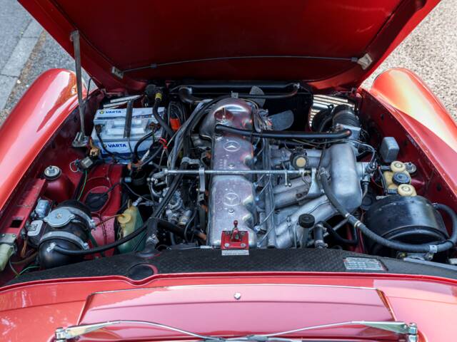 Mercedes-Benz 280 SL