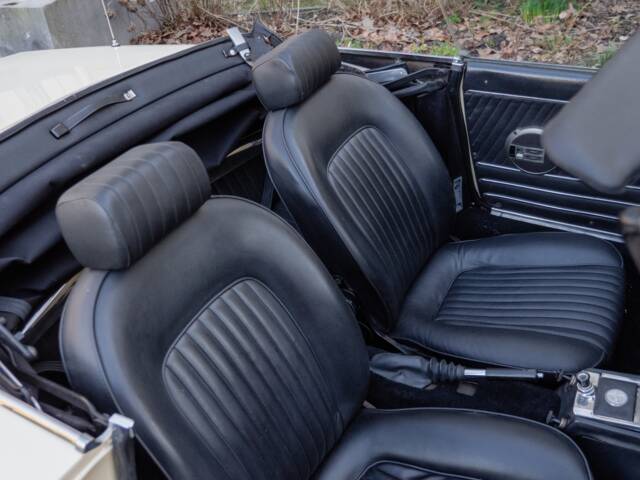 Alfa Romeo 2000 Spider Veloce