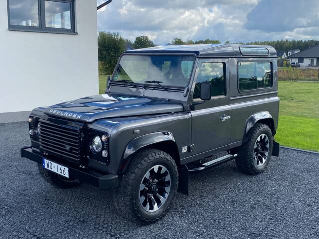 Land Rover Defender 90 Works V8 "70th Edition"