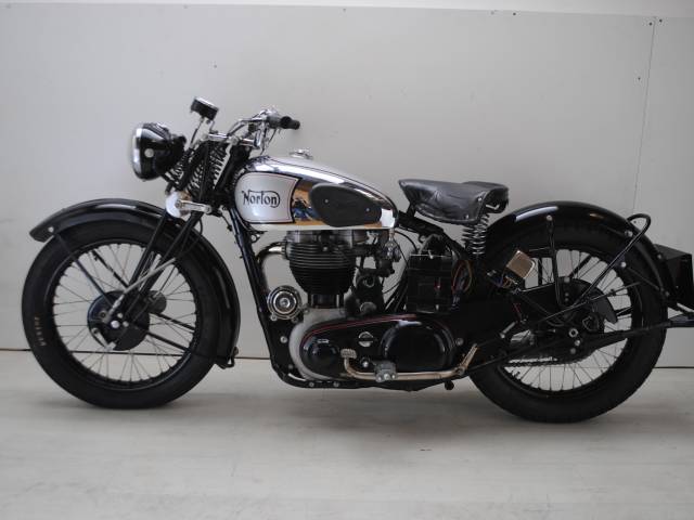 Afbeelding 1/23 van Norton DUMMY (1946)