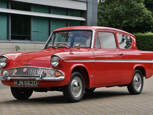 Bild 1/8 von Ford Anglia (1966)