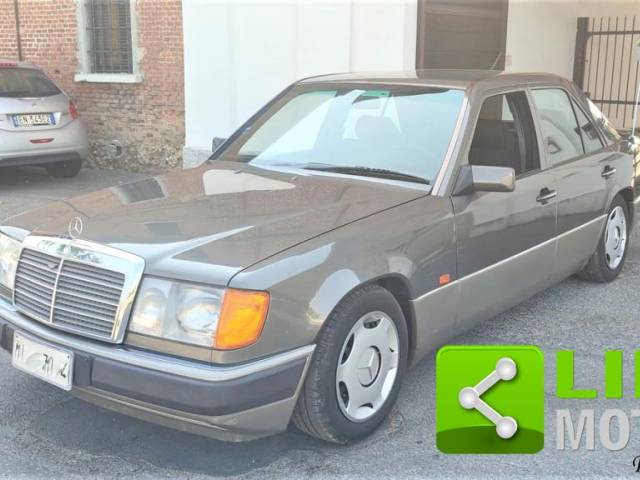 Imagen 1/10 de Mercedes-Benz 200 E (1990)