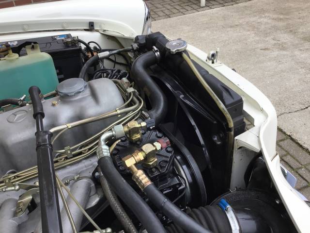 Mercedes-Benz 280 SE