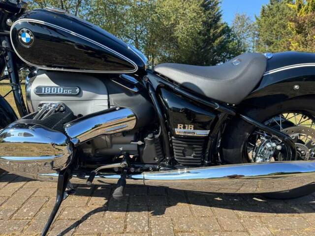 BMW R 18