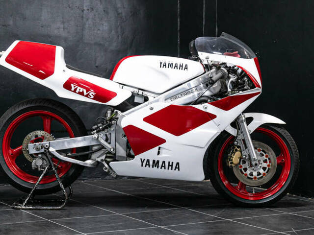 Image 1/28 de Yamaha DUMMY (1988)