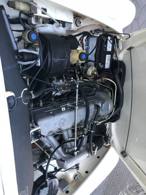 Mercedes-Benz 230 SL